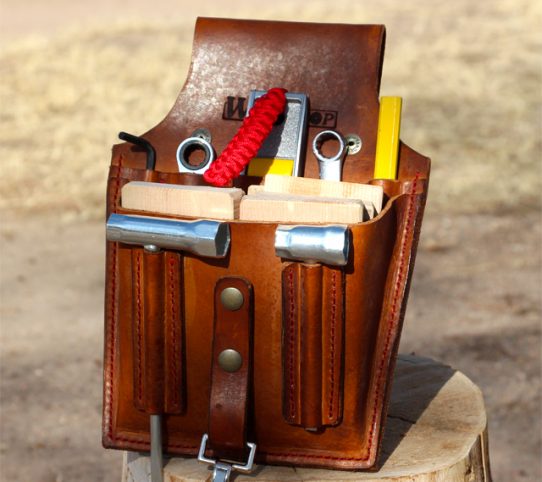 Making a Custom Leather Tool Pouch for Chainsaw Milling
