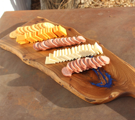 How to make a wooden serving board