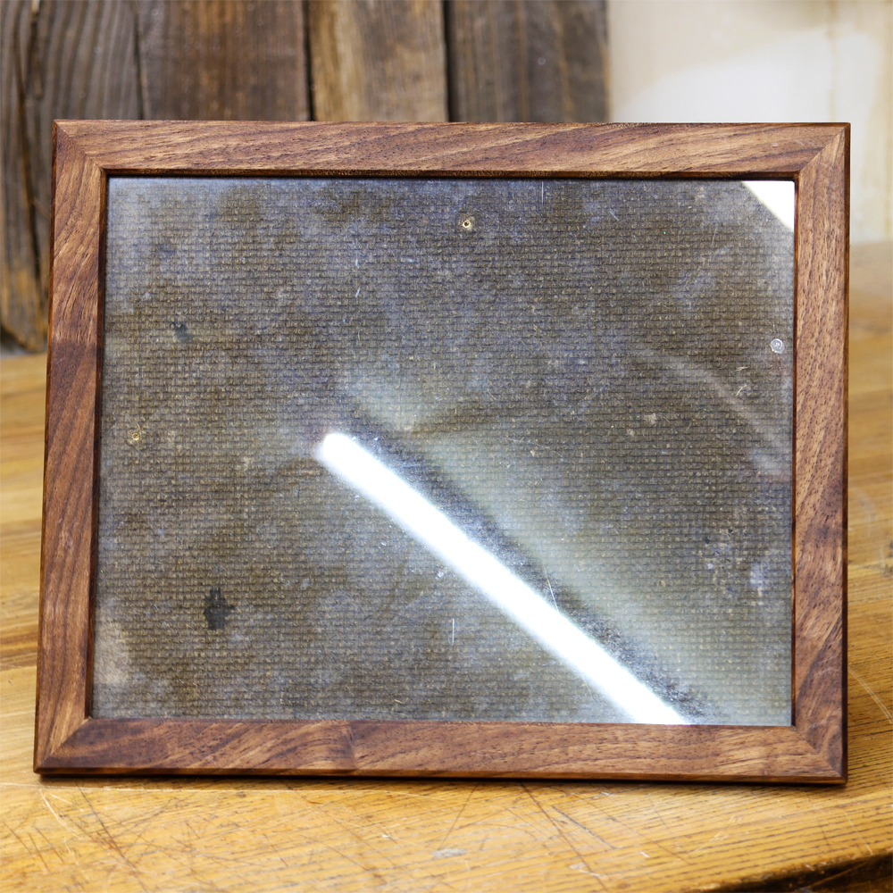how to make a handmade walnut picture frame by Home Built Workshop
